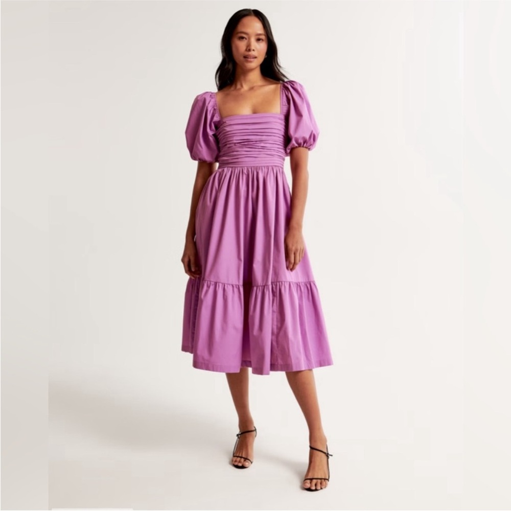 Emerson Poplin Puff Sleeve Midi Dress
Abercrombie size Medium